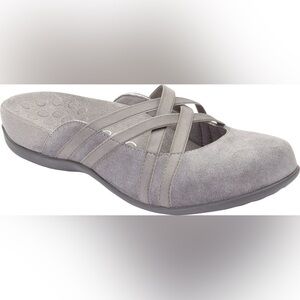 Women’s VIONIC Claire grey leather slip on criss cross shoes- Size 6